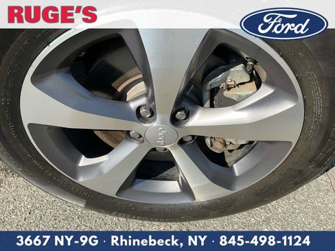Used 2021 Jeep Cherokee Limited w/ Elite Package AWD/4WD image 10