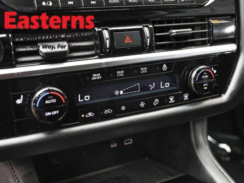 Used 2023 Nissan Pathfinder SL w/ Lighting Package (N92) AWD/4WD image 19