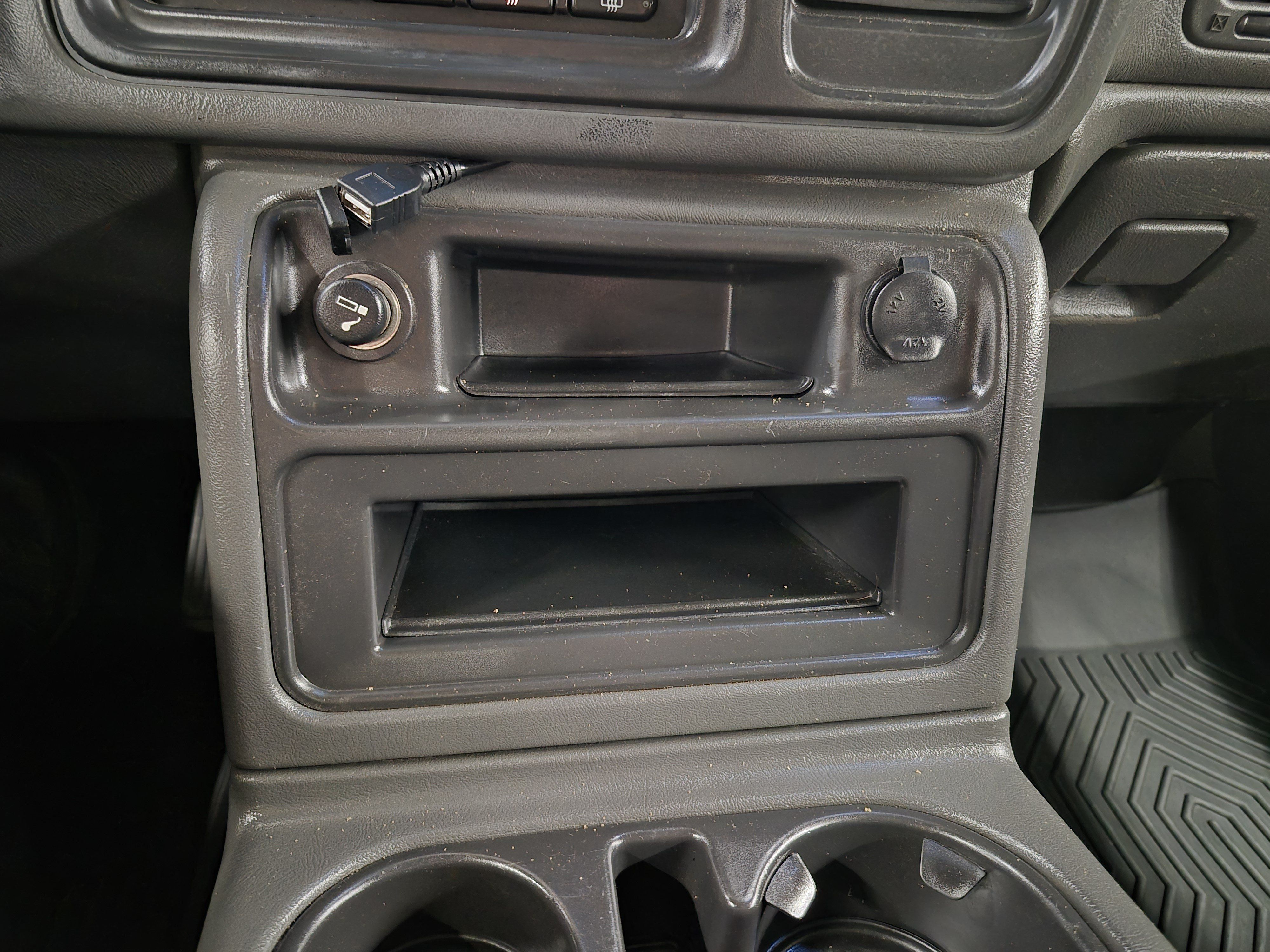 Used 2004 Chevrolet Silverado 1500 LS RWD image 23