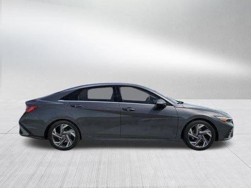 New 2026 Hyundai Elantra Limited FWD image 15