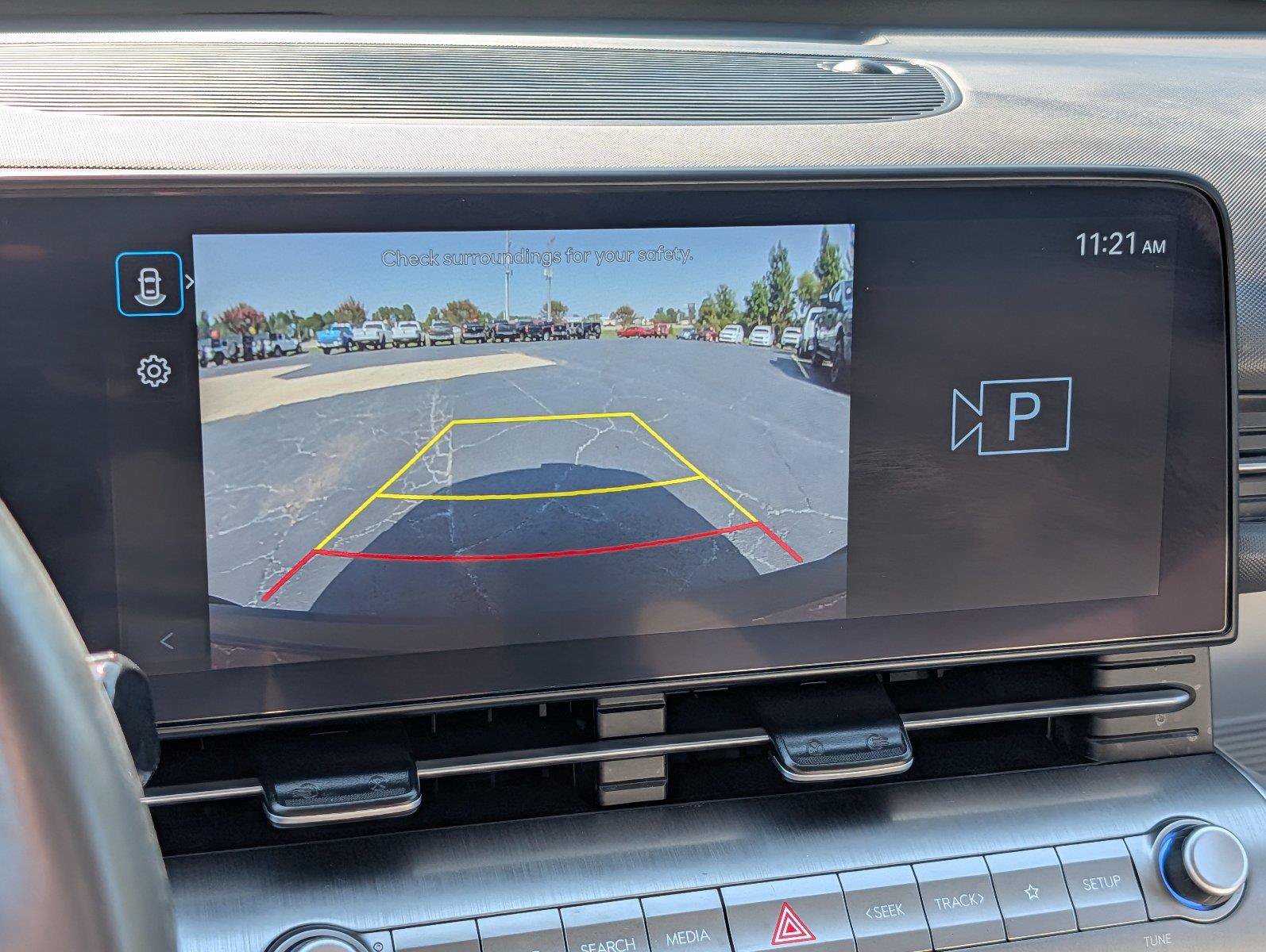 Used 2025 Hyundai Kona SEL AWD/4WD image 17