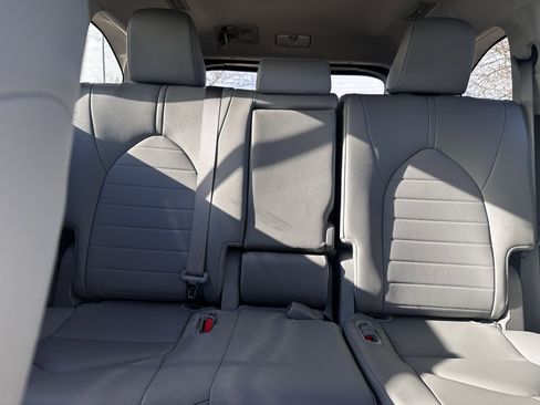 Used 2024 Toyota Highlander XLE image 13