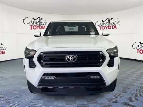 Used 2025 Toyota Tacoma SR5 image 3