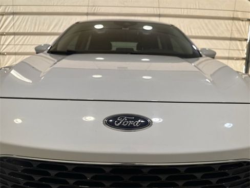 Used 2020 Ford Escape SE image 32