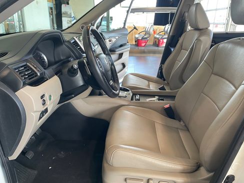 Used 2018 Honda Pilot Touring image 14