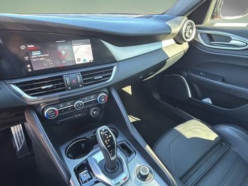 Used 2023 Alfa Romeo Giulia Veloce image 25
