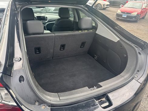 Used 2017 Chevrolet Volt LT w/ Comfort Package image 37