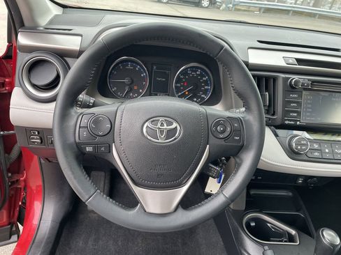 Used 2016 Toyota RAV4 XLE AWD/4WD image 16