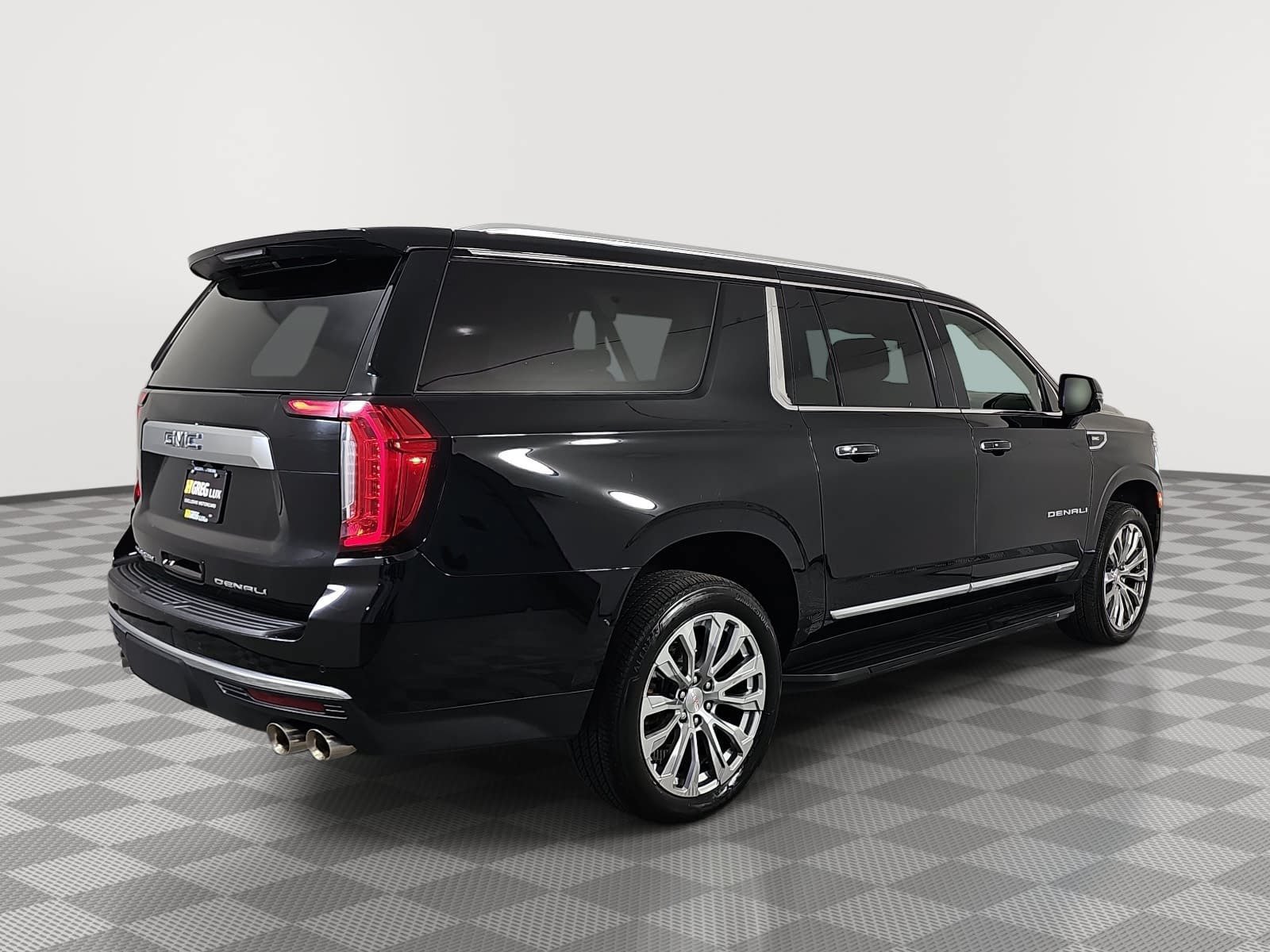 Used 2023 GMC Yukon XL Denali AWD/4WD image 8