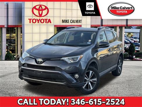 Used 2017 Toyota RAV4 XLE image 1