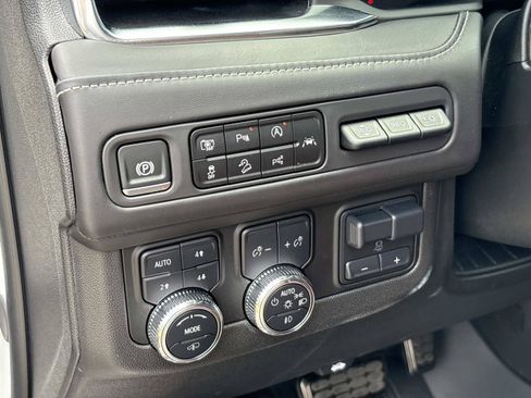Used 2024 GMC Yukon Denali Ultimate w/ LPO, Floor Liner Package AWD/4WD image 18