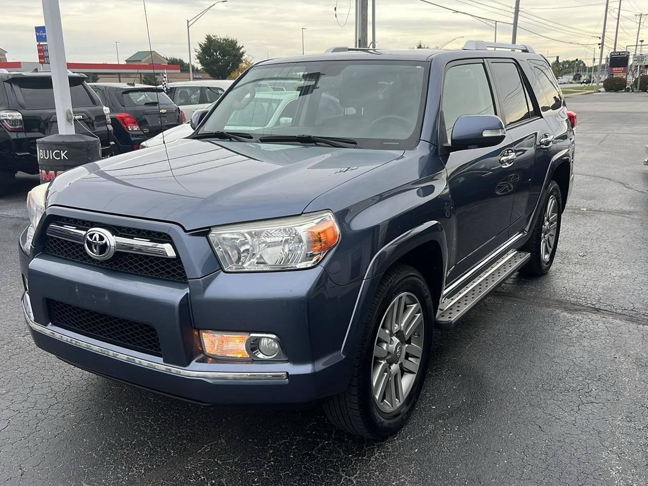 Used 2010 Toyota 4Runner Limited AWD/4WD image 2