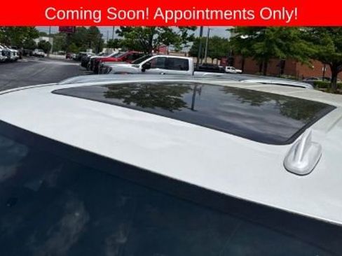 Used 2023 GMC Yukon XL SLT AWD/4WD image 3
