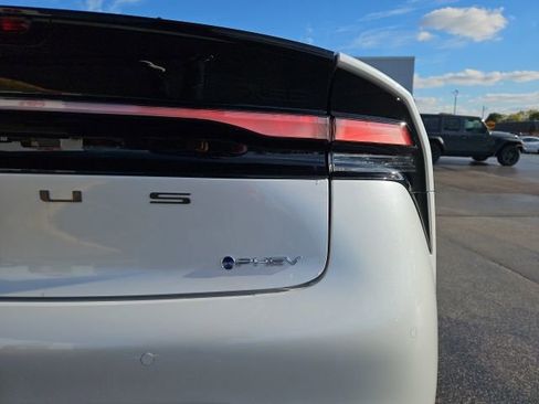 New 2026 Toyota Prius Plug-In Hybrid image 9