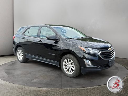 Used 2018 Chevrolet Equinox LS FWD image 1