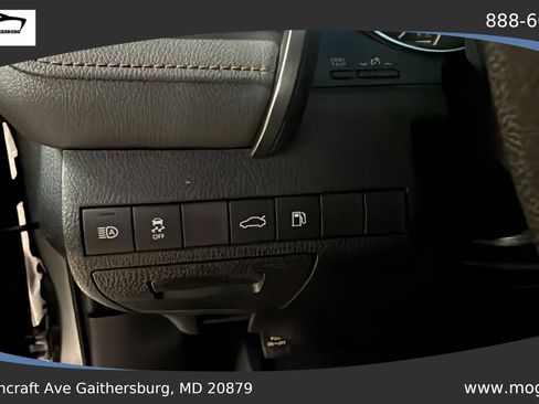 Used 2018 Toyota Camry LE FWD image 11
