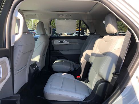 New 2026 Ford Explorer Active w/ Active Comfort Package image 11