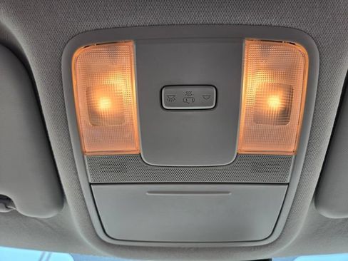 Used 2025 Kia Soul LX w/ LX Technology Package FWD image 29