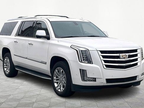 Used 2020 Cadillac Escalade ESV 2WD image 2