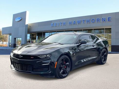Used 2020 Chevrolet Camaro SS RWD image 3