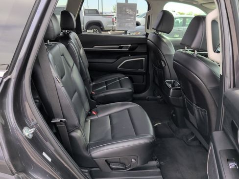 Used 2025 Kia Telluride S AWD/4WD image 13