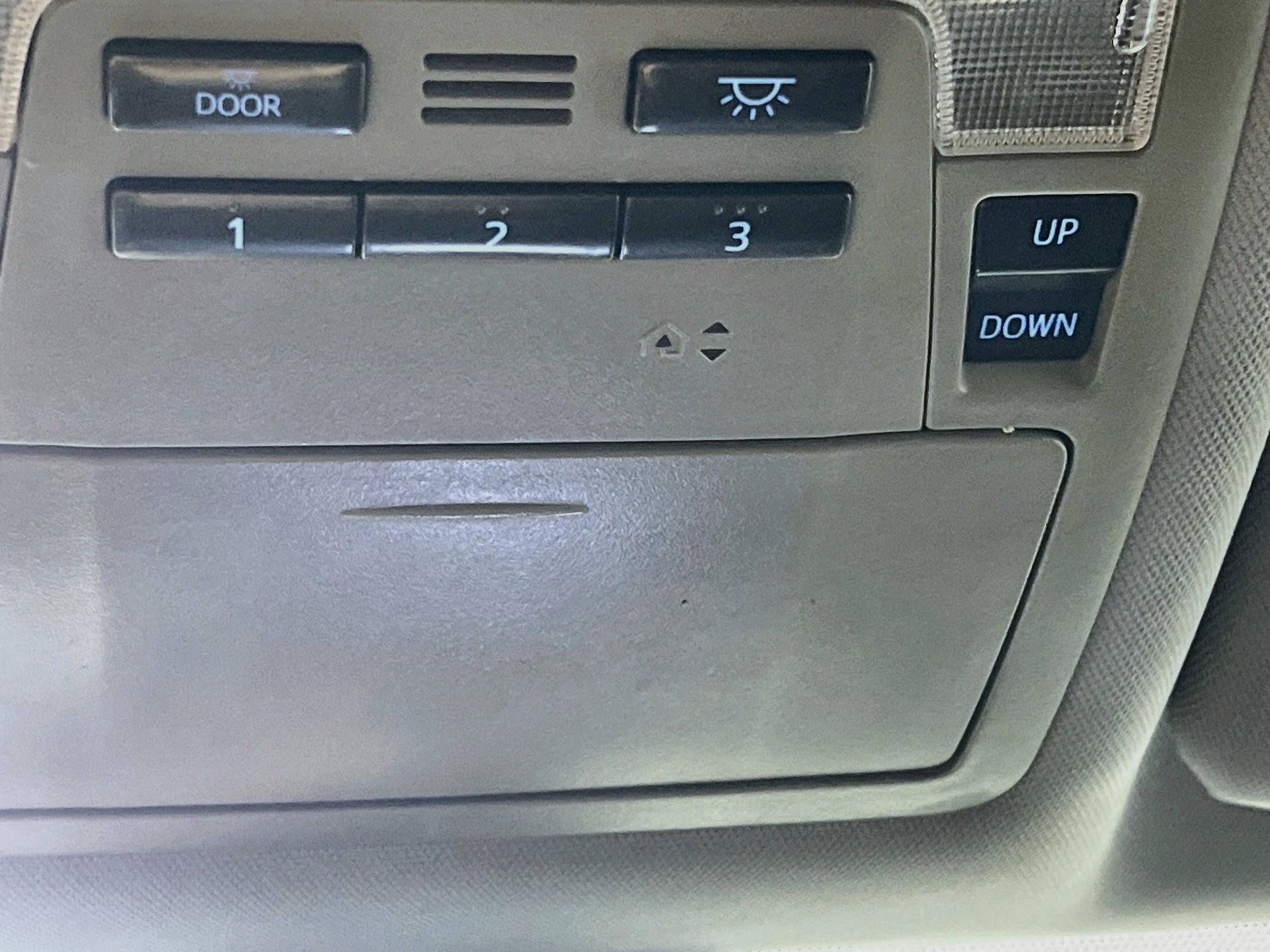 Used 2018 Toyota Highlander SE w/ Carpet Mat Package (TMS) AWD/4WD image 22