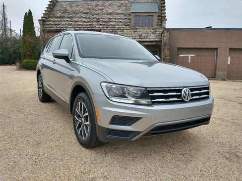 Used 2020 Volkswagen Tiguan SE image 73