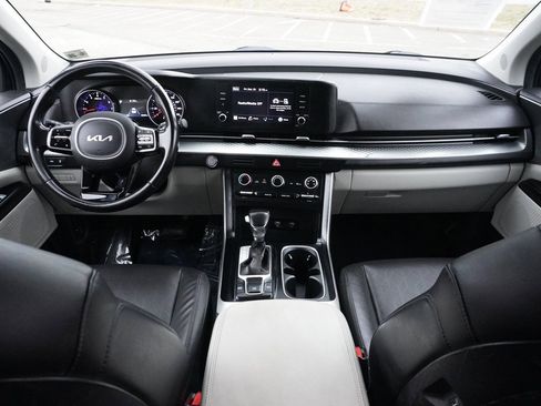 Used 2022 Kia Carnival LX image 43