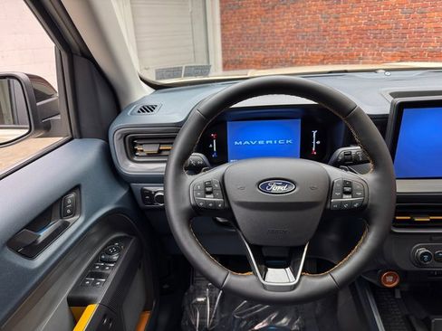 Used 2025 Ford Maverick Tremor image 13
