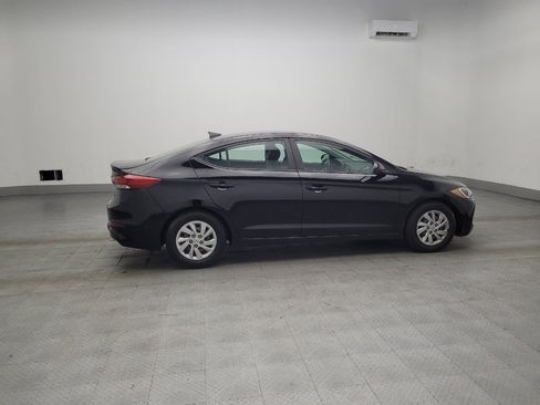 Used 2017 Hyundai Elantra SE image 10