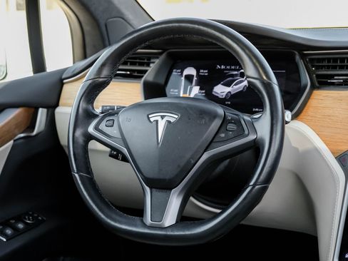 Used 2021 Tesla Model X Long Range image 19