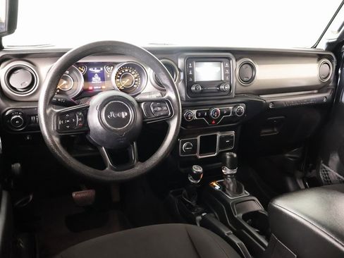 Used 2018 Jeep Wrangler Unlimited Sport image 2