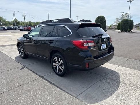Used 2019 Subaru Outback 3.6R Limited AWD/4WD image 9