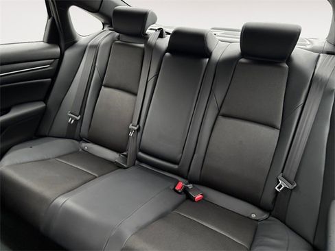 Used 2018 Honda Accord Sport image 13