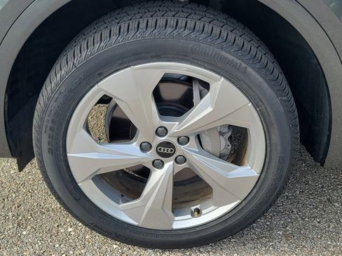 Certified 2023 Audi Q5 2.0T Prestige image 9