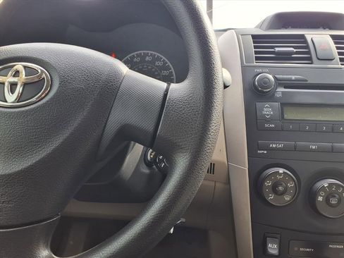 Used 2013 Toyota Corolla L image 18