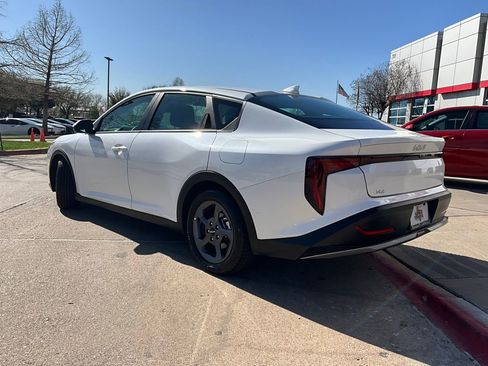 Used 2025 Kia K4 LXS image 8