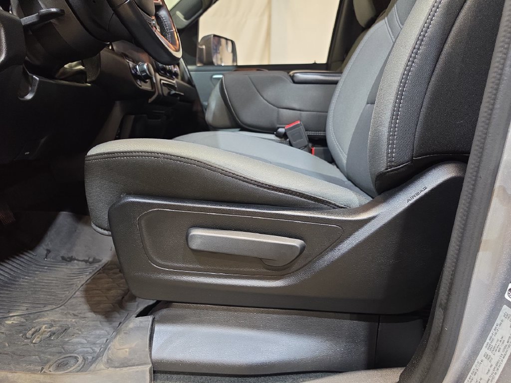 Used 2022 RAM 1500 Big Horn AWD/4WD image 14
