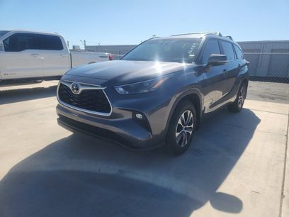 Used 2025 Toyota Highlander XLE