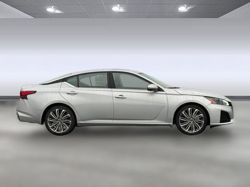 New 2025 Nissan Altima 2.5 SL image 7