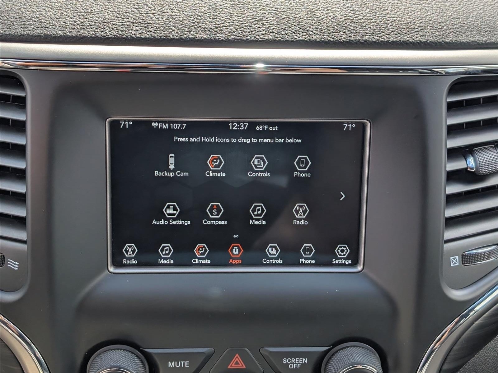 Used 2021 Jeep Grand Cherokee Laredo AWD/4WD image 26