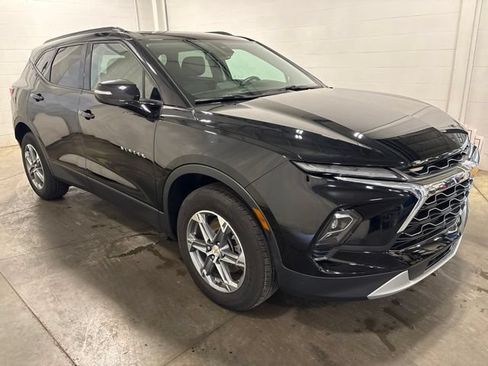Used 2024 Chevrolet Blazer LT w/ LPO, Floor Liner Package FWD image 3