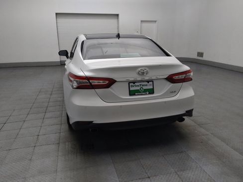 Used 2018 Toyota Camry XLE FWD image 6