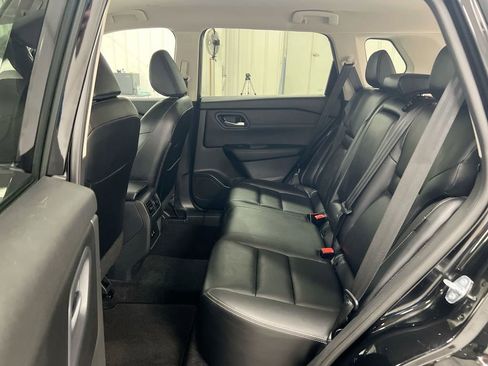 Used 2024 Nissan Rogue SL AWD/4WD image 23