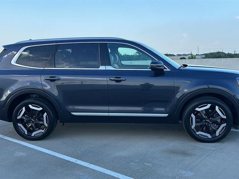 Used 2025 Kia Telluride S FWD image 14