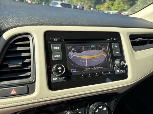 Used 2019 Honda HR-V LX image 49