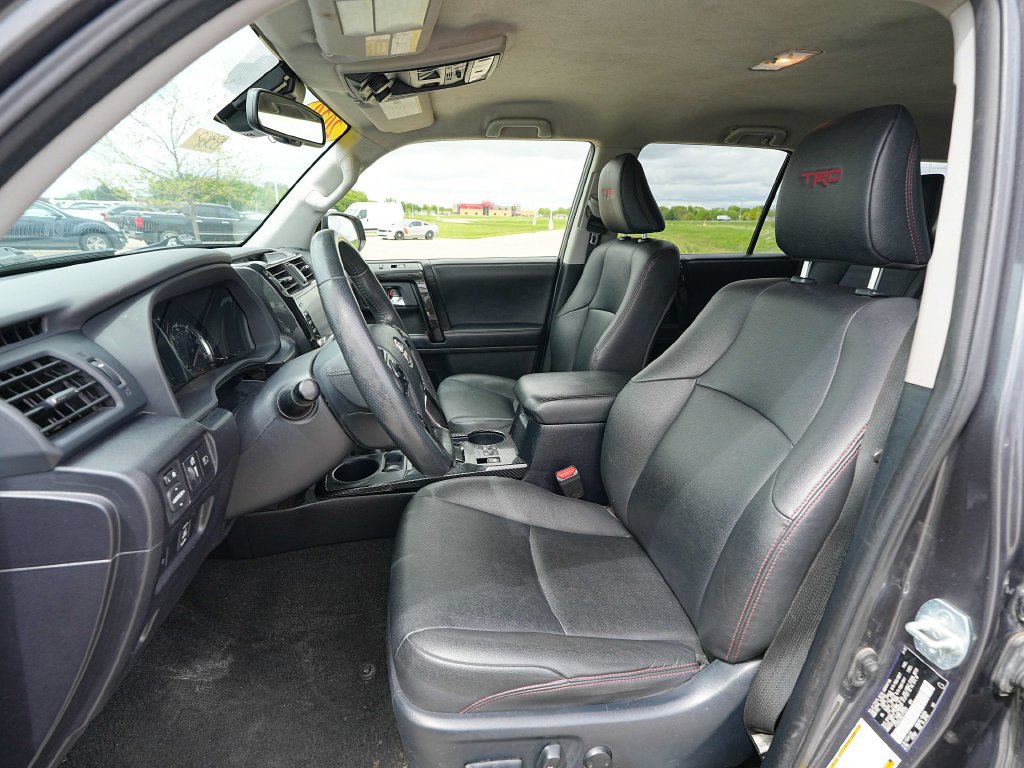 Used 2020 Toyota 4Runner TRD Off-Road Premium AWD/4WD image 18