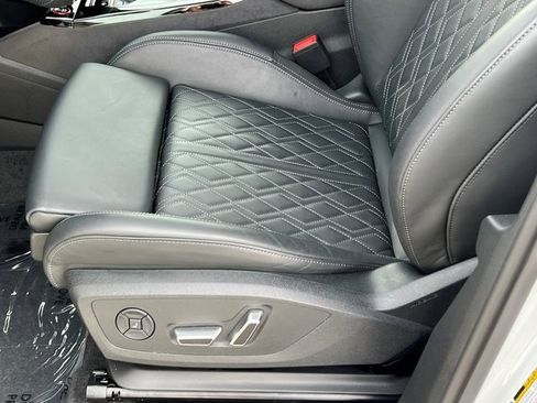 Certified 2025 Audi SQ6 e-tron Prestige w/ Black Optic Package image 24