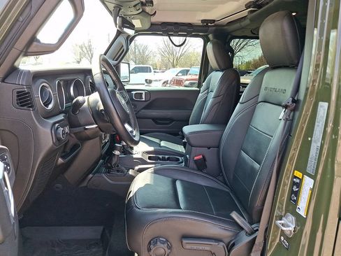 Used 2021 Jeep Gladiator Overland w/ Popular Equipment Package AWD/4WD image 16