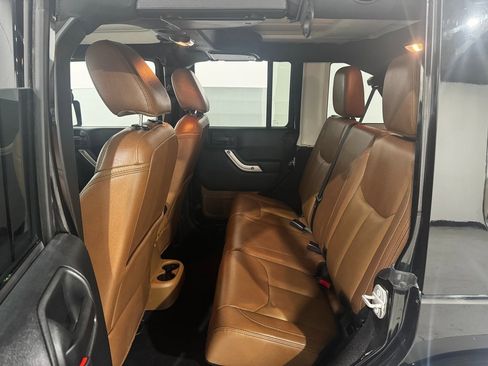 Used 2018 Jeep Wrangler Unlimited Sahara w/ Dual Top Group image 18